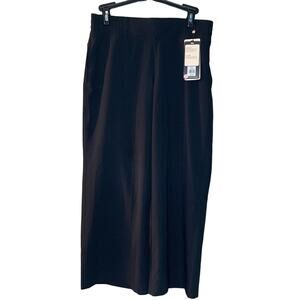 Carrie Underwood’s Calia Mid-Rise Crop Activewear Pants